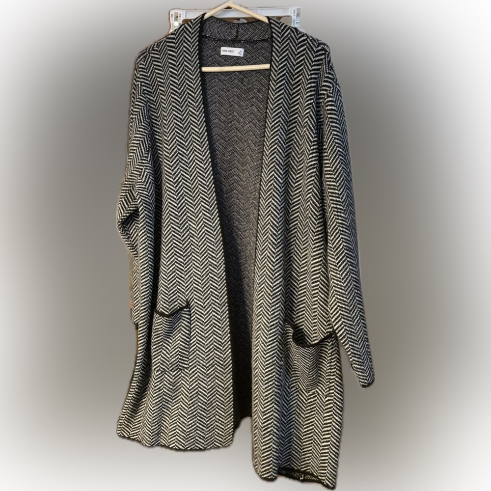 Chevron Patterned Black and White Women's Sweater